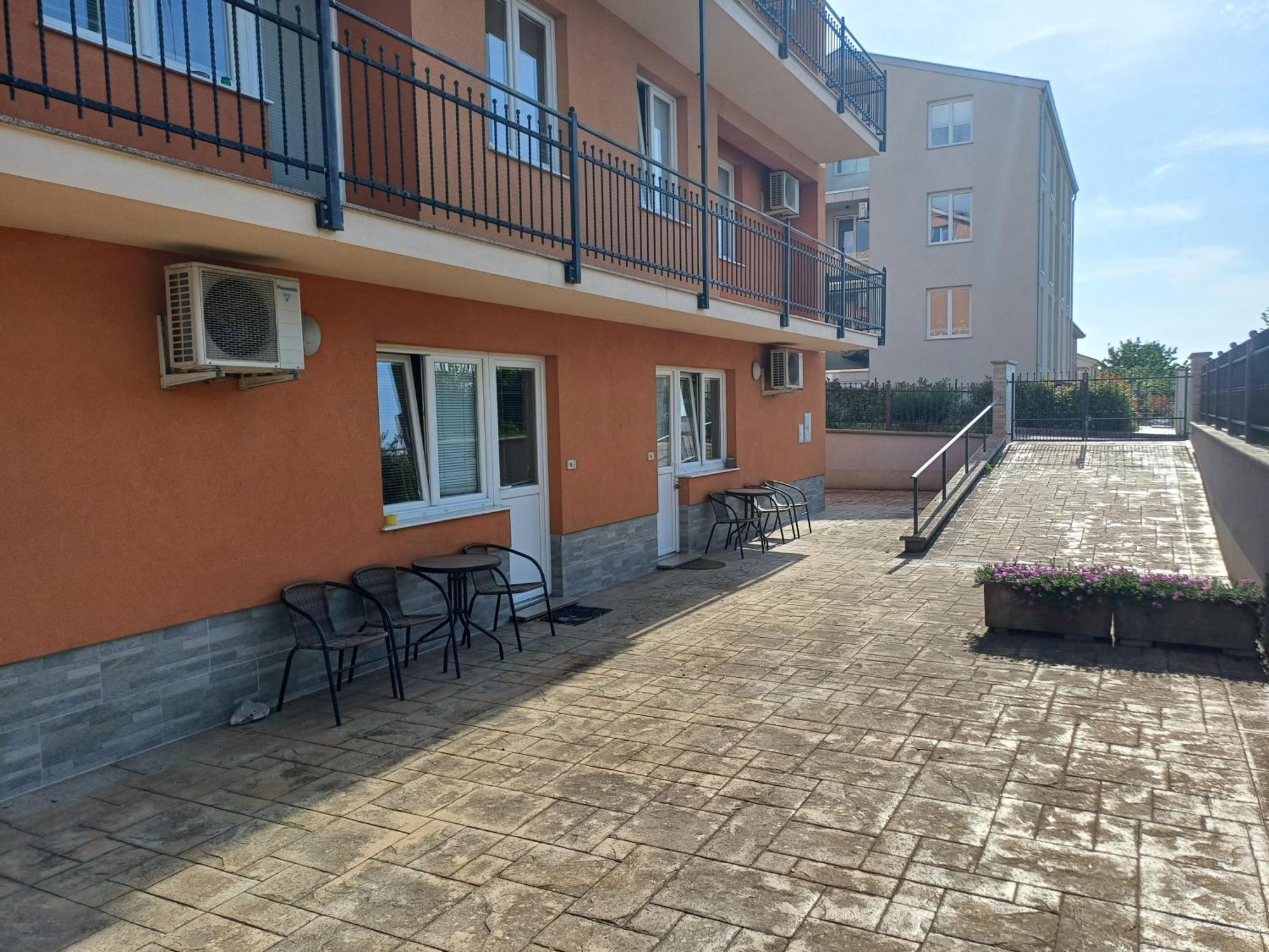 Ferienwohnung The Orange House Izola Exterior foto