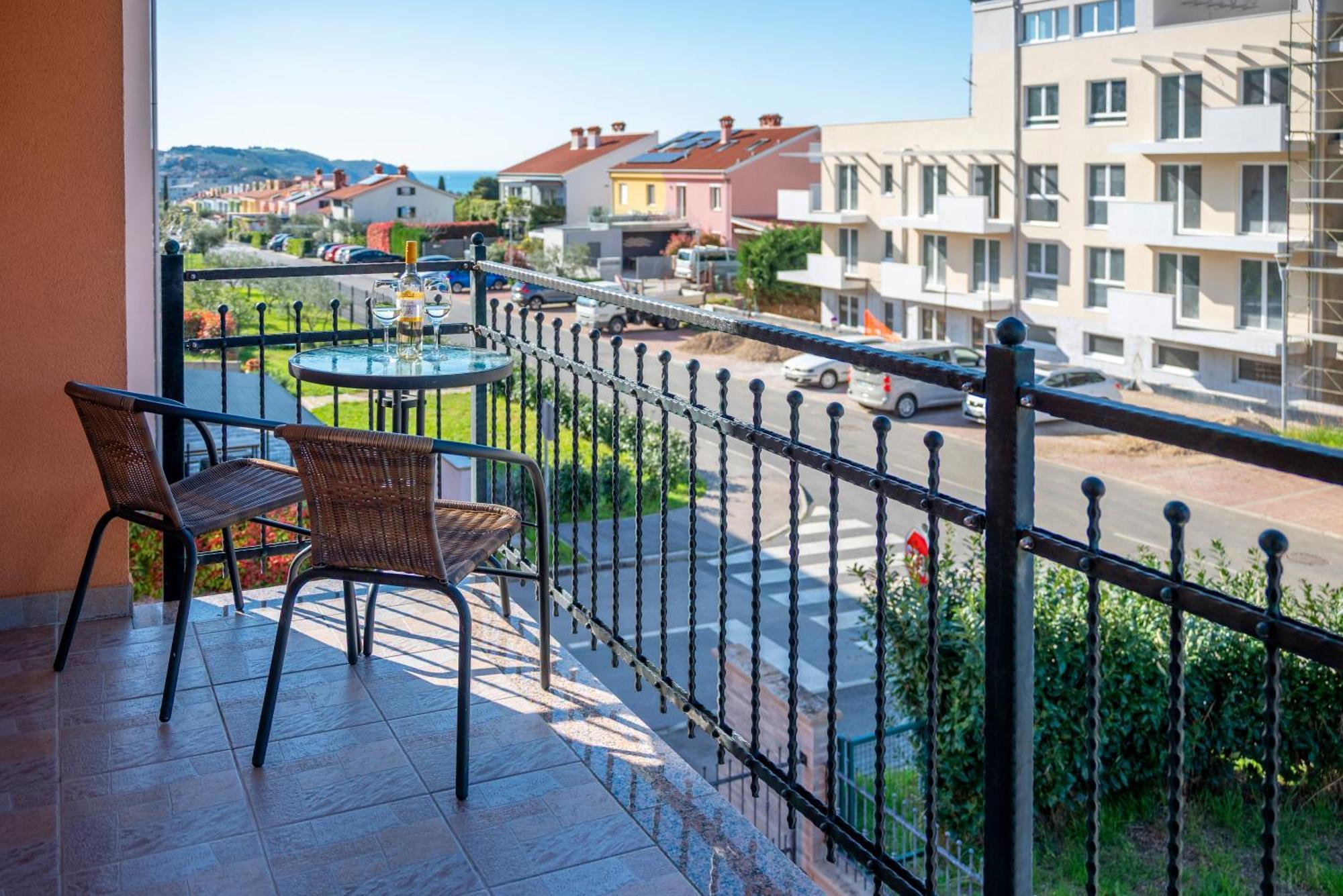 Ferienwohnung The Orange House Izola Exterior foto